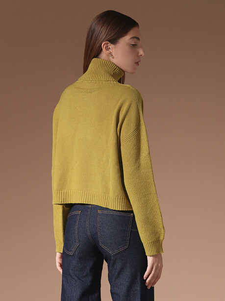 High neck sweater with ribbed sleeves - 6