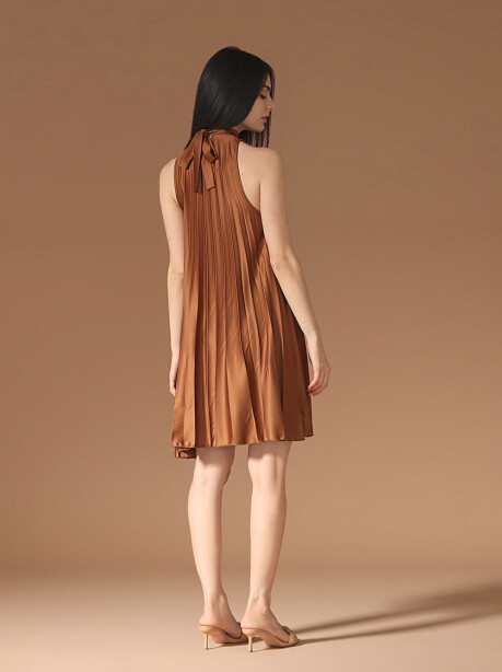 Short pleated dress - 3