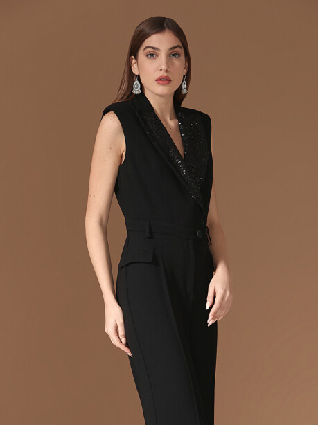 Sleeveless jumpsuit with sequin lapels - 4