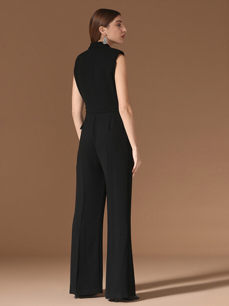 Sleeveless jumpsuit with sequin lapels - 2