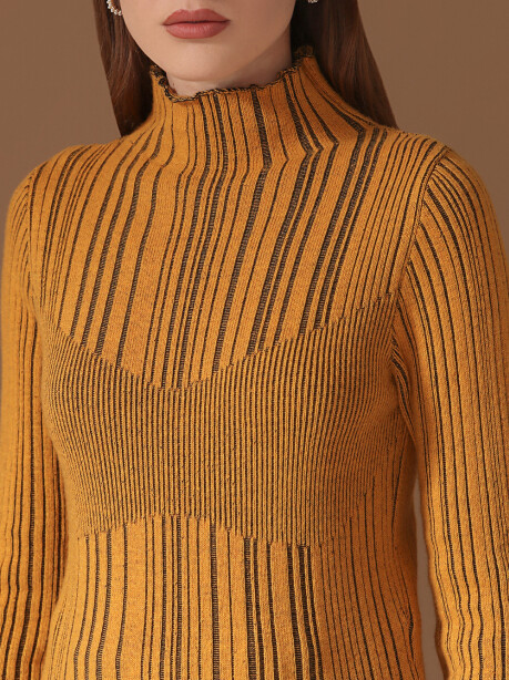 Ribbed volcano neck sweater - 5