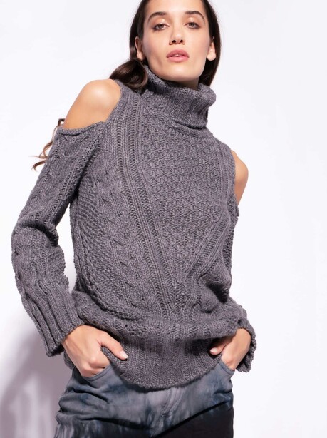 Pullover with cut-out cuts on the shoulders - 3