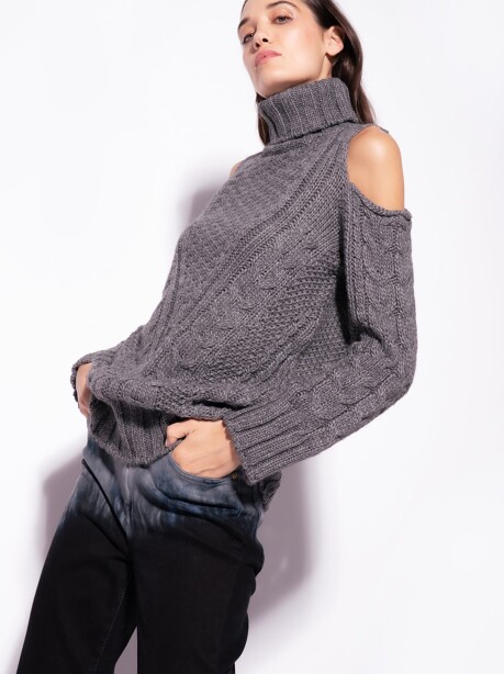 Pullover with cut-out cuts on the shoulders - 4