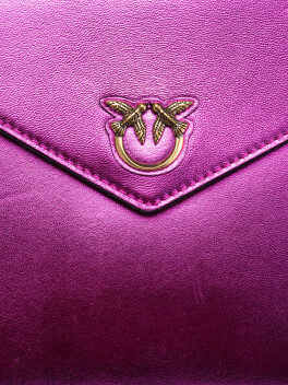 Pochette in pelle laminata